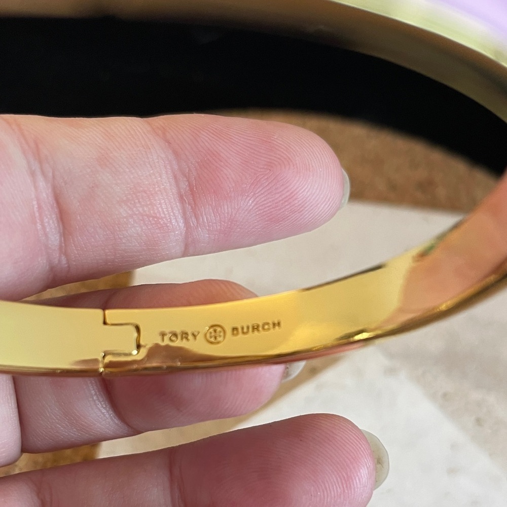 Tory Burch Pink Enamel Hinged Bangle Gold Logo Bracelet Classic - Picture 3 of 3